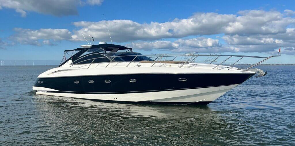 2001-sunseeker-camargue-50-power-9570648-969318184-0-041020242310-1 (1)